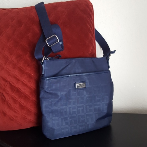 Tommy Hilfiger Handbags - Tommy Hilfiger Crossbody Bag